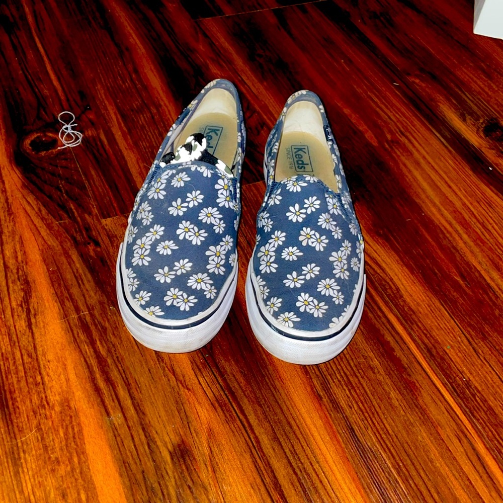 size 6.5 keds slip on sneakers